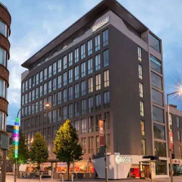 Ramada Encore by Wyndham Leicester City Centre Отели рядом с достопримечательностью «Улица Белгрейв-роуд»