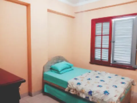 Kondominium Lippo Carita Selatan Hotel a 