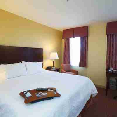 Hampton Inn & Suites Providence Downtown Rooms