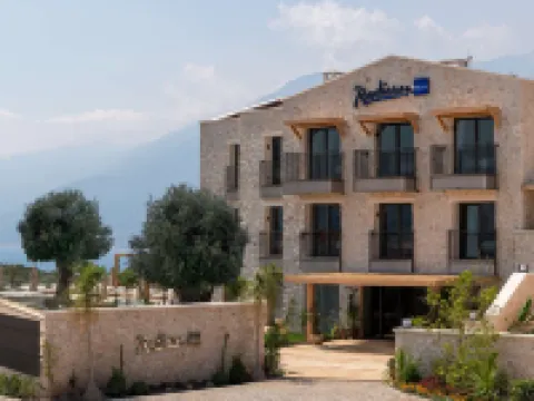 โรงแรมราดิสันบลู กาส โรงแรมในคาช