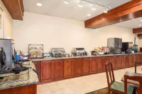 Country Inn & Suites by Radisson, Council Bluffs, IA - breakfast