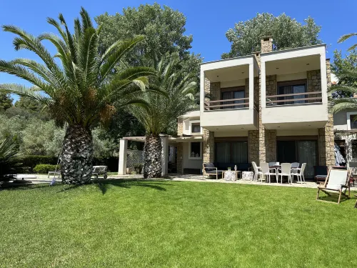 Escape to Paradise: Experience Luxury and Serenity at Villa Elina in Sithonia!