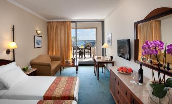 Golden Crown Hotel - Housity