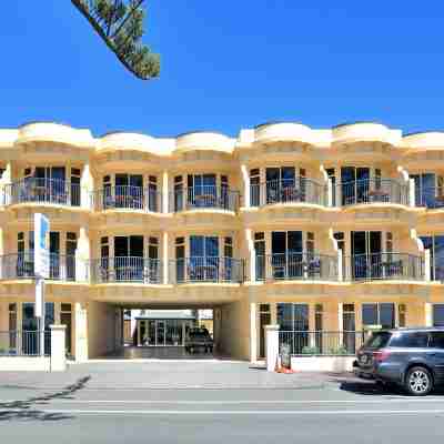 Shoreline Motel Hotel Exterior