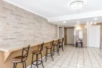 Days Inn by Wyndham Syracuse Hotels in DeWitt