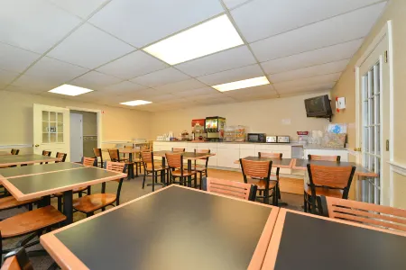 Sandwich Lodge & Resort Отели в г. Сандуич