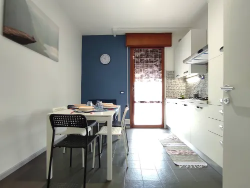 Panay Apartment City Home Holiday - 2-Star