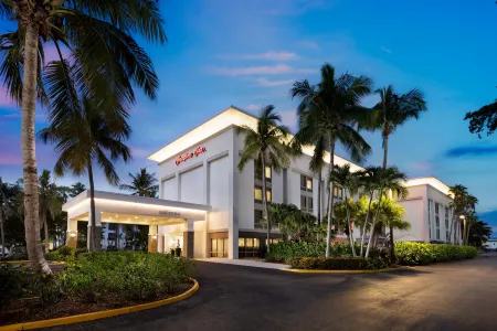 Hampton Inn Naples-Central Отели в г. Нейплс