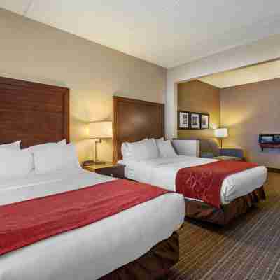 Comfort Suites Green Bay Rooms