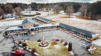 Quiet Corner Inn Hotels near Welcome to Rhode Island Sign