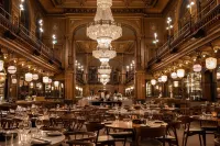 Berns, Historical Boutique Hotel & House of Entertainment since 1863 - parcheggio