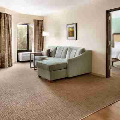 Hampton Inn & Suites Tarpon Springs Rooms