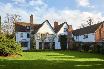 B&B Harlington Manor Hotels near Toddington Baptist Church