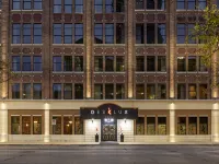 Des Lux Hotel Hotels near State Historical Building