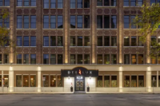 Des Lux Hotel Hotels in 