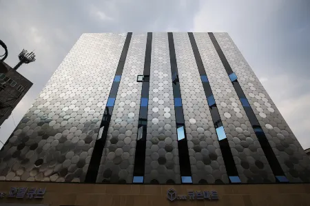 Asan Hotel Cube Отели рядом с достопримечательностью «Университет Сонмун»