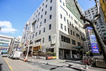 Daejeon Wolpyeong W Отели рядом с достопримечательностью «Hanbat Arboretum»