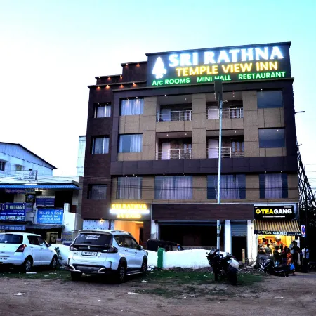 Srirathna Temple View Inn