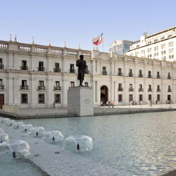 Mercure Santiago Centro Отели рядом с достопримечательностью «Беллависта»