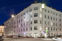 Absalon Hotel Hotels near The King's New Square