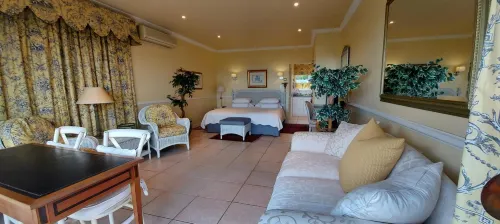 Roosboom Luxury Studio - with Sea View and Kitchen, Ideal for 2 Guests, Capetown