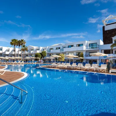 هوت اتي إتلش بيبلانزاروت بيتش Hotels near لانزاروت