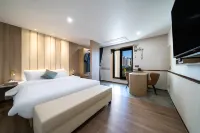 H AVENUE Hotels near Sujeong Station