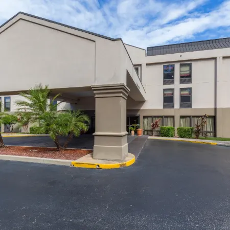 Spark by Hilton Tampa Brandon