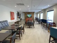 Holiday Inn Express & Suites ELYRIA by IHG - 3-Star
