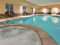 Holiday Inn Express & Suites TOPEKA NORTH by IHG - Pools