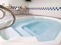 Hampton Inn Findlay - Kylpyammeita