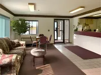 Super 8 by Wyndham Paris IL - motel