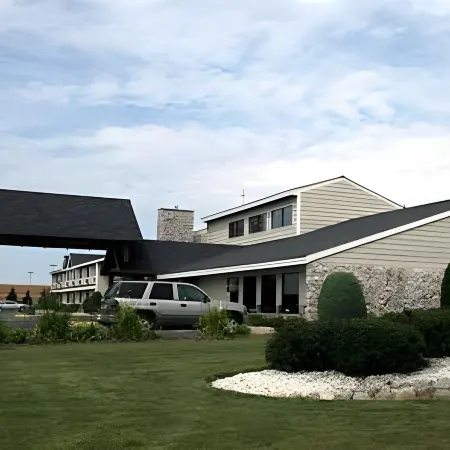 AmericInn by Wyndham Sturgeon Bay