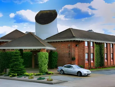 Damon’s Hotel Hotels near Birchwood Shopping Centre