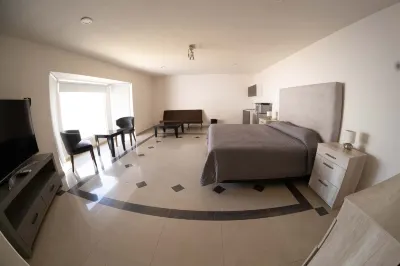 17) Suite for Two People