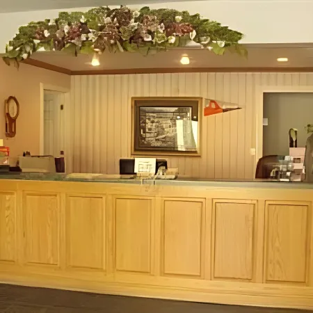 Economy Inn & Suites
