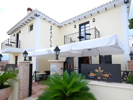 ''Epavlis Boutique Galaxidi''