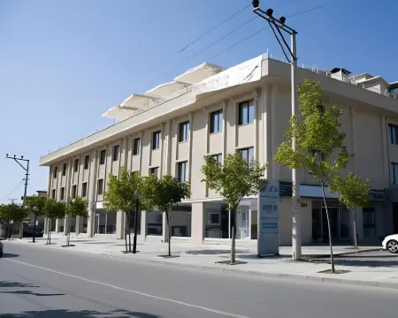 グステリシリ ホテル デュズジェのホテル