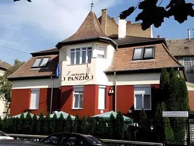 Hunyadi Hotels in Töltéstava