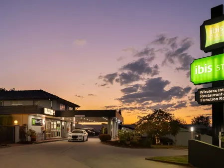 Ibis Styles Orange Отели рядом с достопримечательностью «Millthorpe Wine Centre»