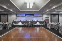 Hilton Winnipeg Airport Suites - breakfast