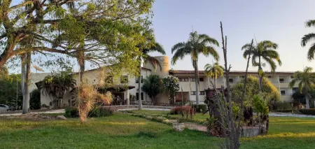 弗迪斯瓦勒斯拉澤爾酒店