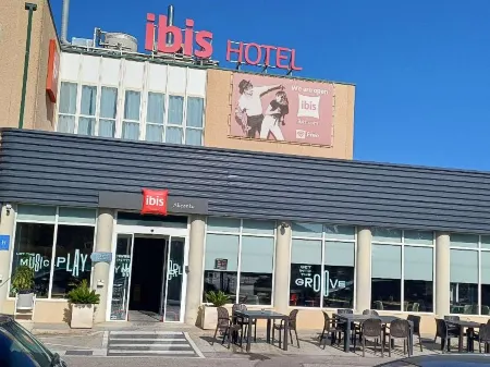 Ibis Hotel Alicante Отели в г. Torrellano