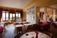 La Mère Poulard Hotels in Saint-Jean-le-Thomas