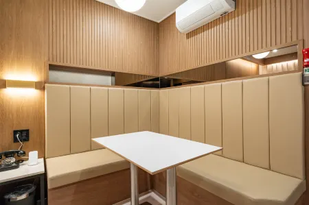 Daejeon Daeheung Lodge Hotel Отели рядом с достопримечательностью «Daejeon O-World»