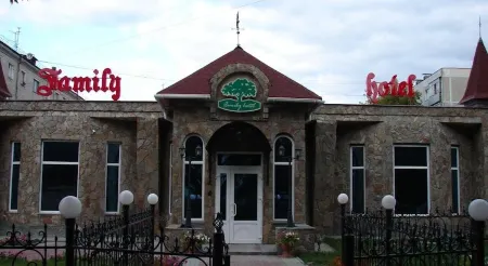 Family Hotel (Фэмили)
