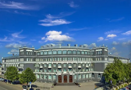 Отель Чарушин Отели рядом с достопримечательностью «Танк Т-34»