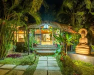 Shangri-La Jungle Village Resort Hotels near Rocks