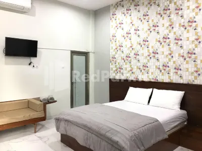 Hotel D88 Mitra RedDoorz Near Santera Flower Garden Hotel dekat Agrowisata Telaga Madiredo