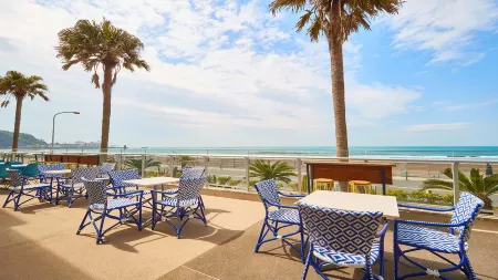 Zaimokuza Seasons Отели рядом с достопримечательностью «Shichirigahama Beach»